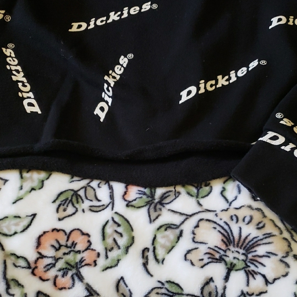 Dickies Black Logo Sweatshirt - Picture 3 of 5
